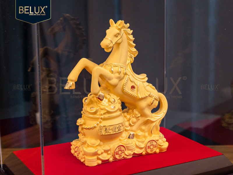 Tượng Ngựa Hũ Tiền dát vàng cát&nbsp;11.8x5.1x15cm